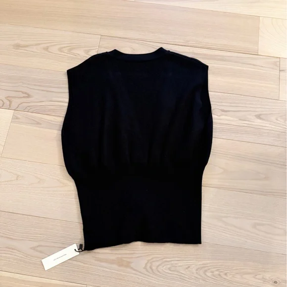 COMMENSE V-NECK BUTTONED DETAIL SWEATER VEST BLACK MEDIUM GOLD BUTTON - Picture 5 of 7